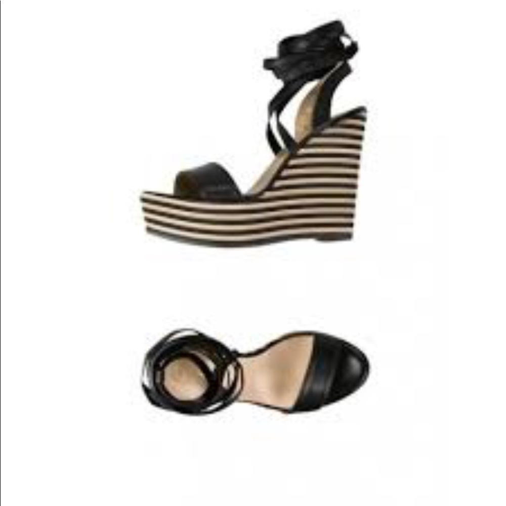 Vacation Chic Strappy Sandals